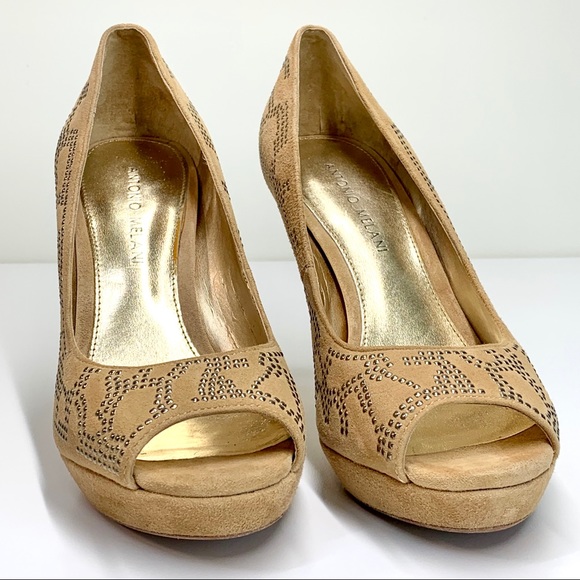 2/$50 - Antonio Menali Nude Leather w/Studs Pumps - Picture 4 of 16